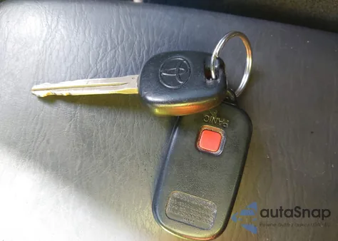 2008 Toyota Corolla S из США, поврежденный, VIN 1NXBR32E28Z951504